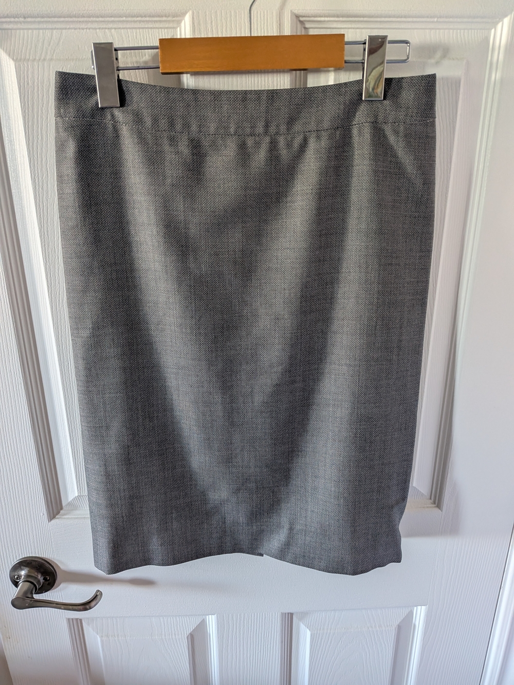 Women's Gray Pencil Skirt - Sleek Professional Style